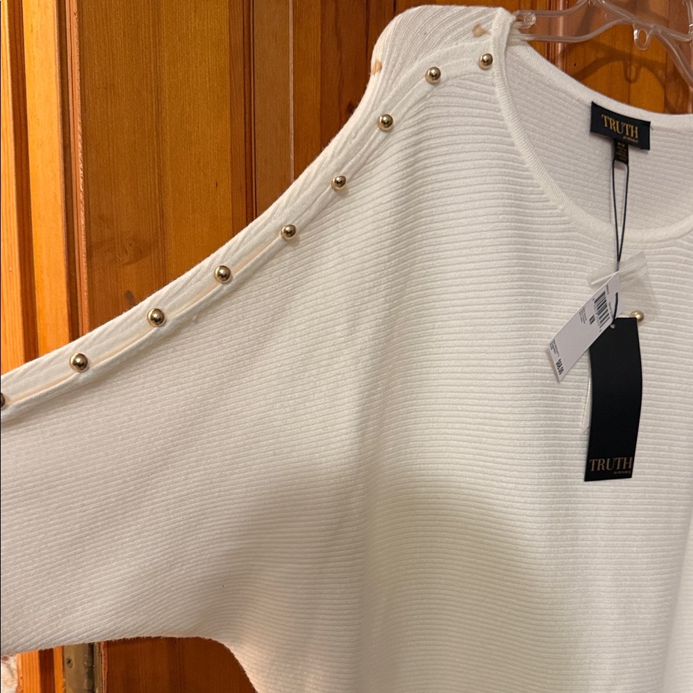 NWT Truth by Republic Sweater with Button Accents - Picture 4 of 7